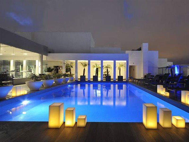 Hotel Husa Plaza 5*